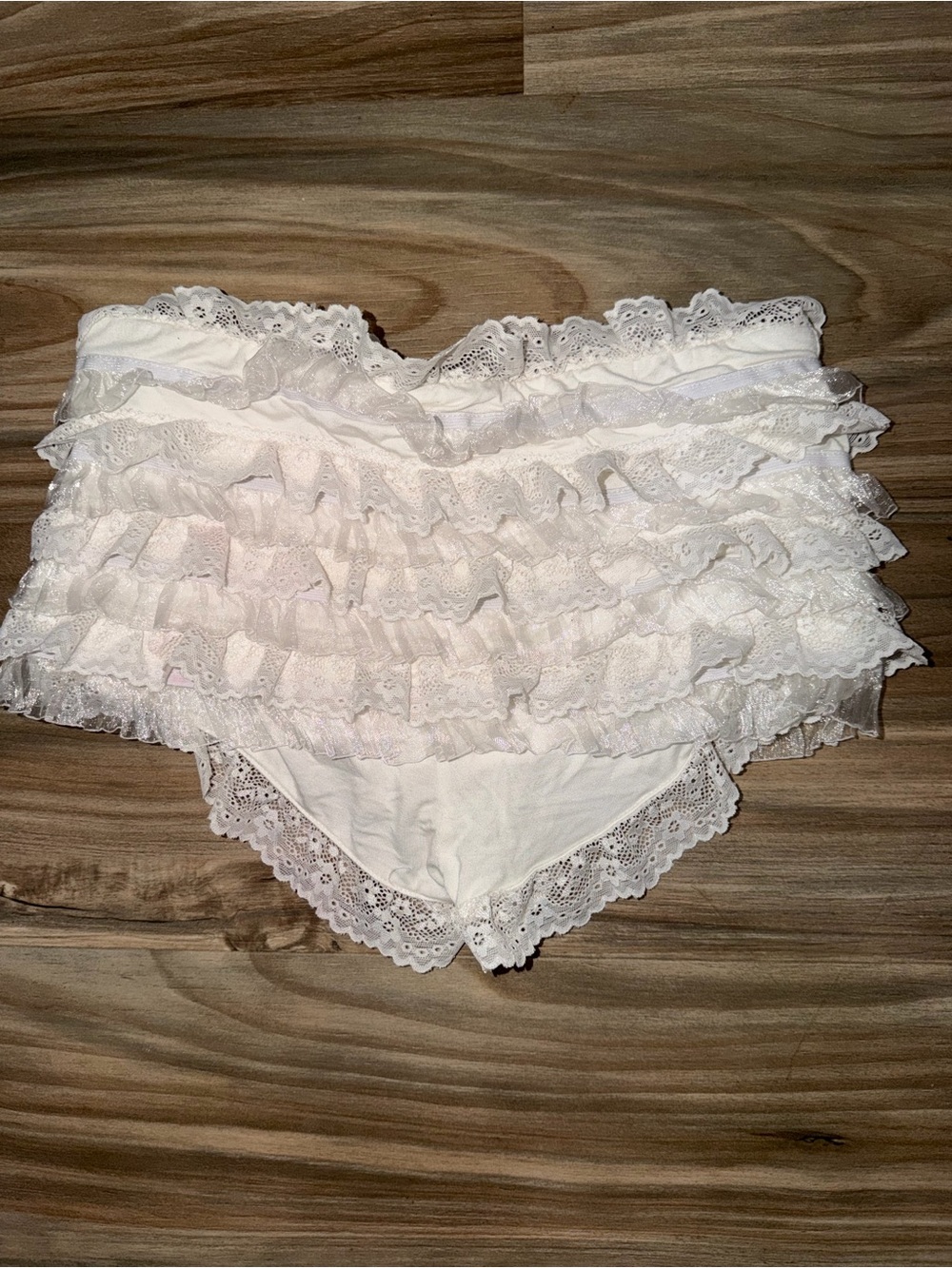 SHEIN White Ruffled Lace High-Waist Briefs - Picture 3 of 4
